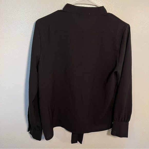 Lili Sidonio Molly Bracken Button Down Tie Neck Blouse Black - Picture 8 of 10